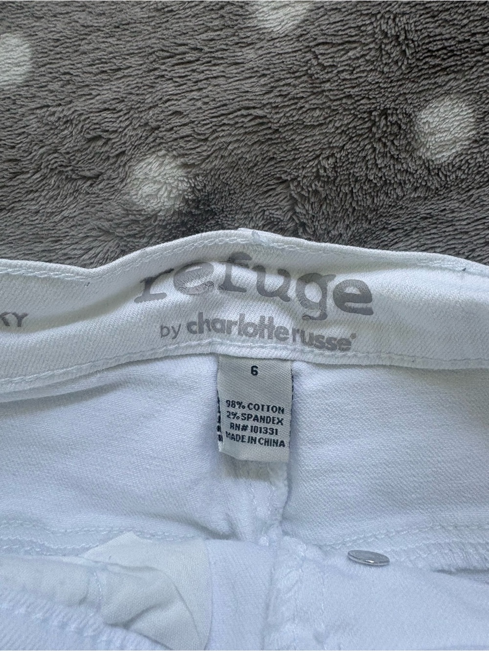 Charlotte Russe Refuge White Distressed Denim Shorts | Size 6 - Picture 3 of 3